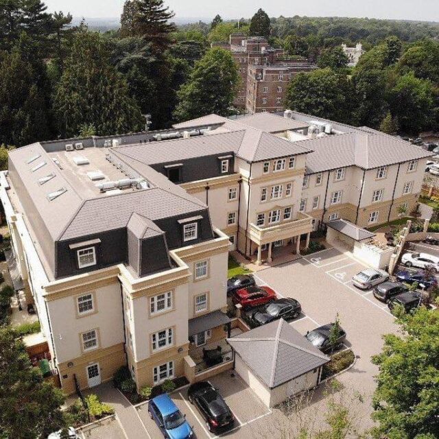 https://spartarend.co.uk/wp-content/uploads/2022/02/image10-Copy-640x640.jpeg
